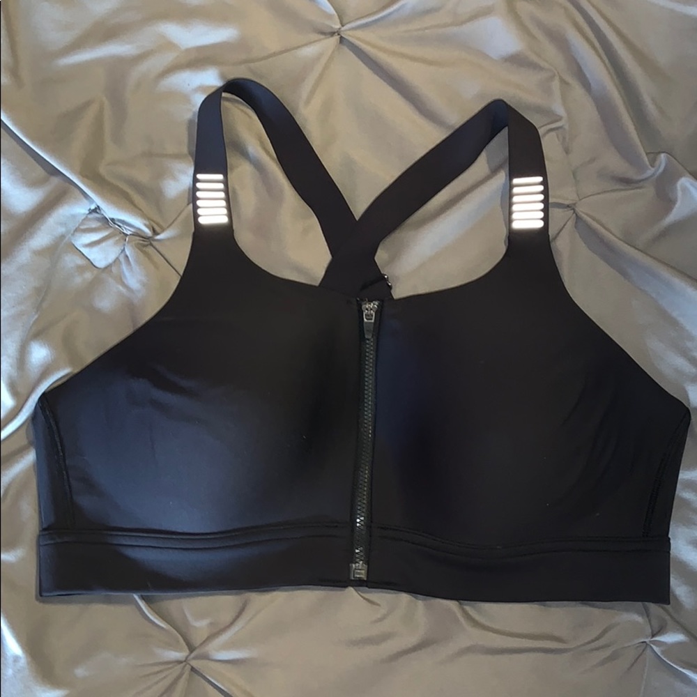 Under Armour Eclipse zip front sports bra 38C